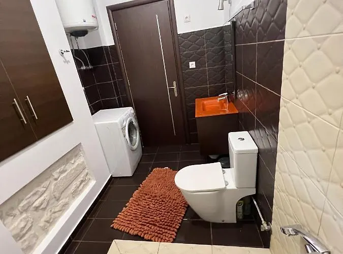 Zmarias Apartament *