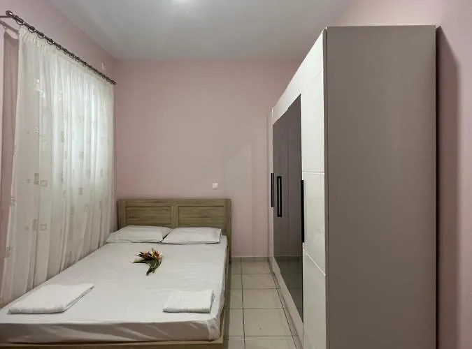 Apartament Zmarias *